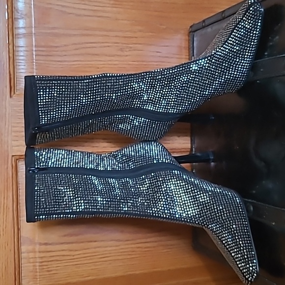 Steve Madden, Glass/fabric high- heel dress boot, gold/black,  size 8.5 - Picture 4 of 8